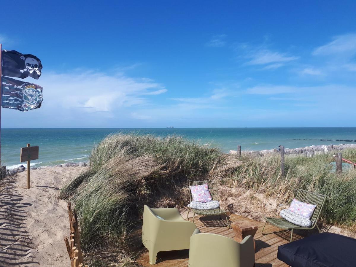 Seaside Charm: Les Terrasses Front De