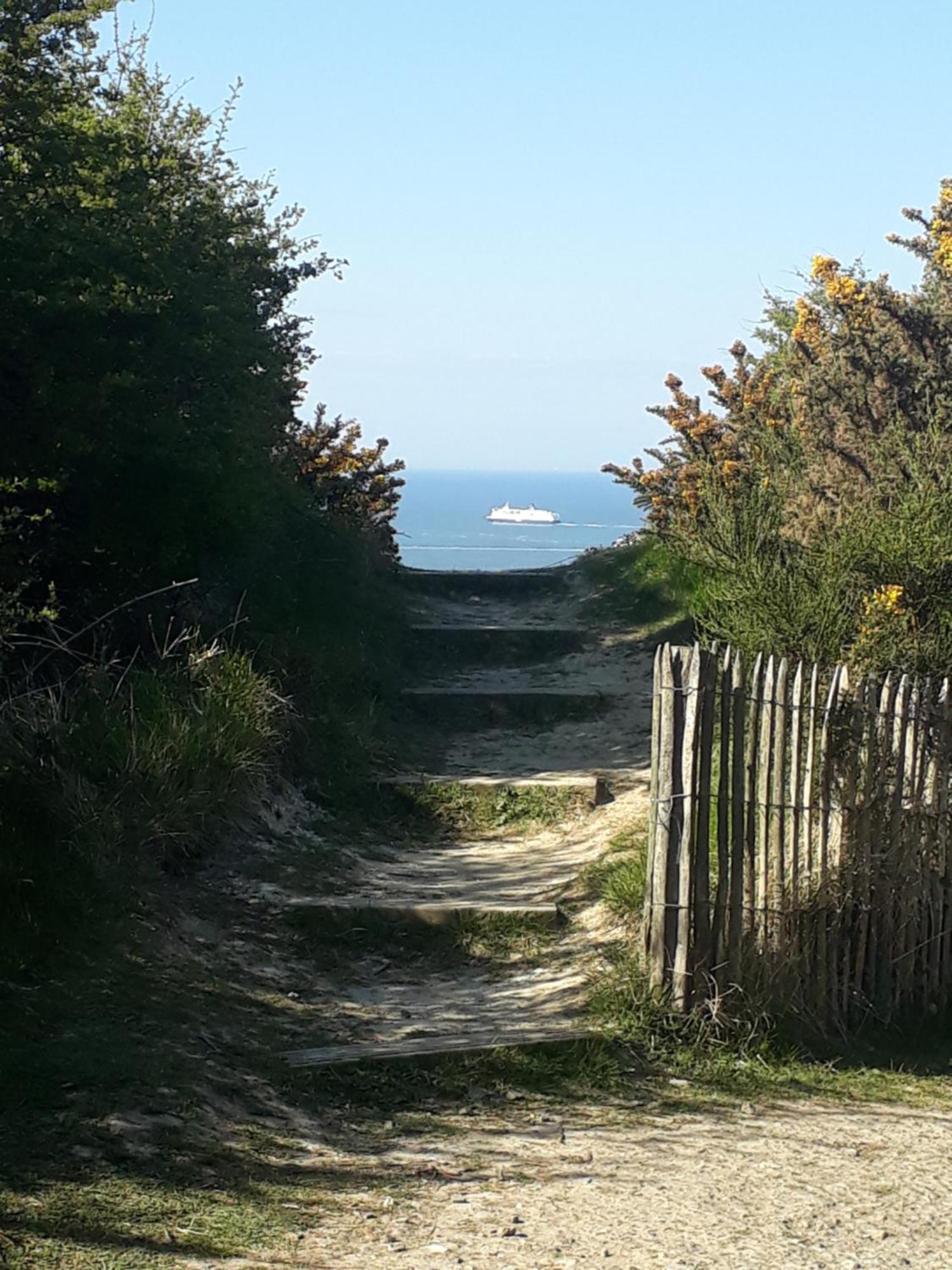 Seaside Charm: Les Terrasses Front De Sangatte